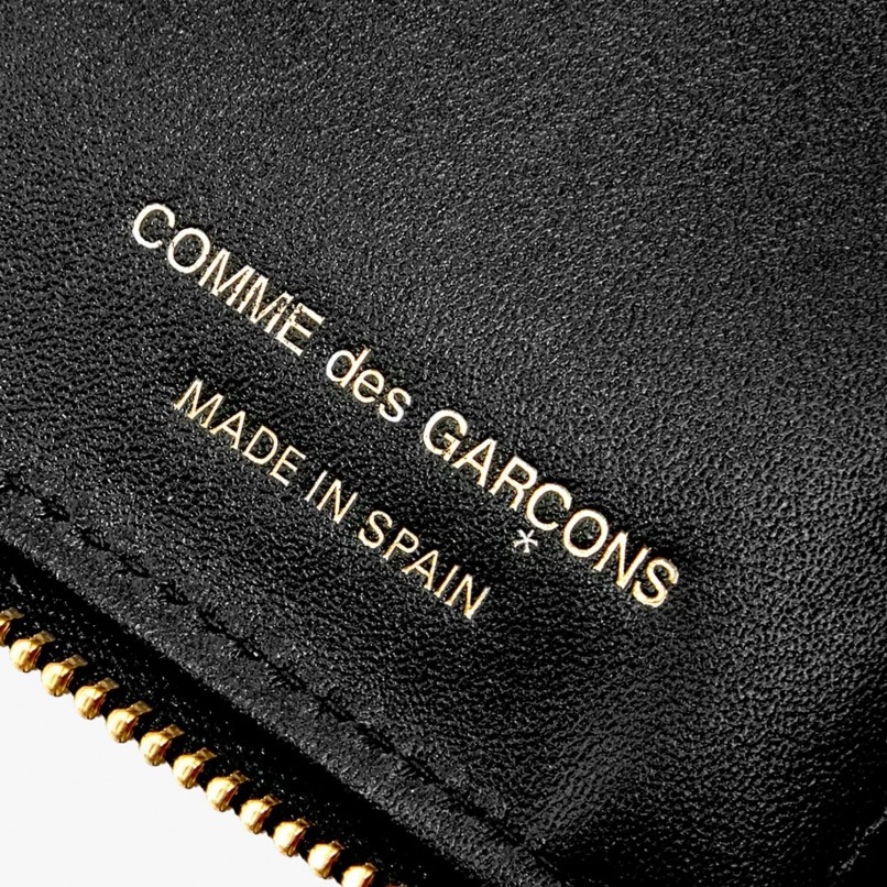 Comme des Garons Wallets Huge Logo