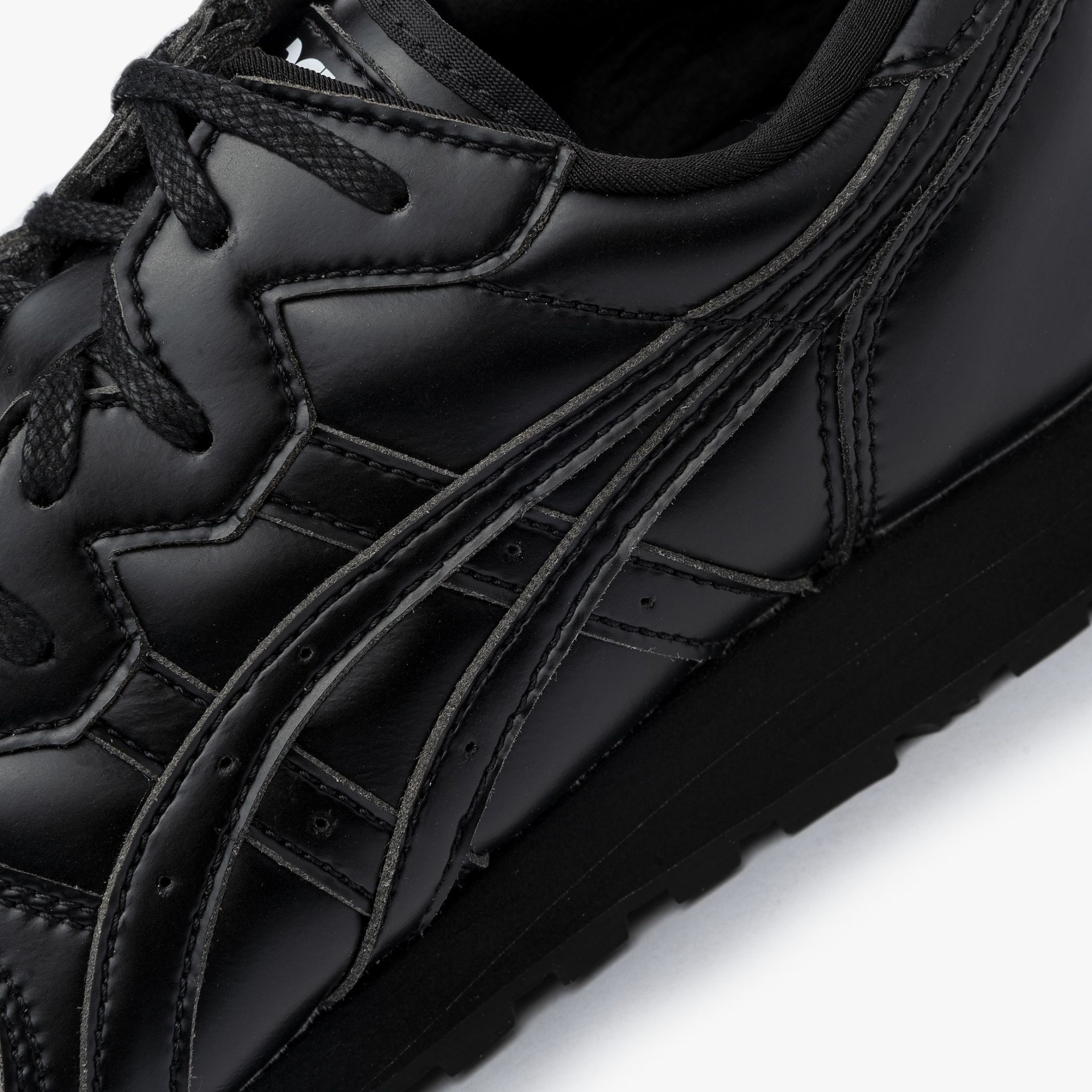 Comme des Garçons SHIRT x Asics OC Runner