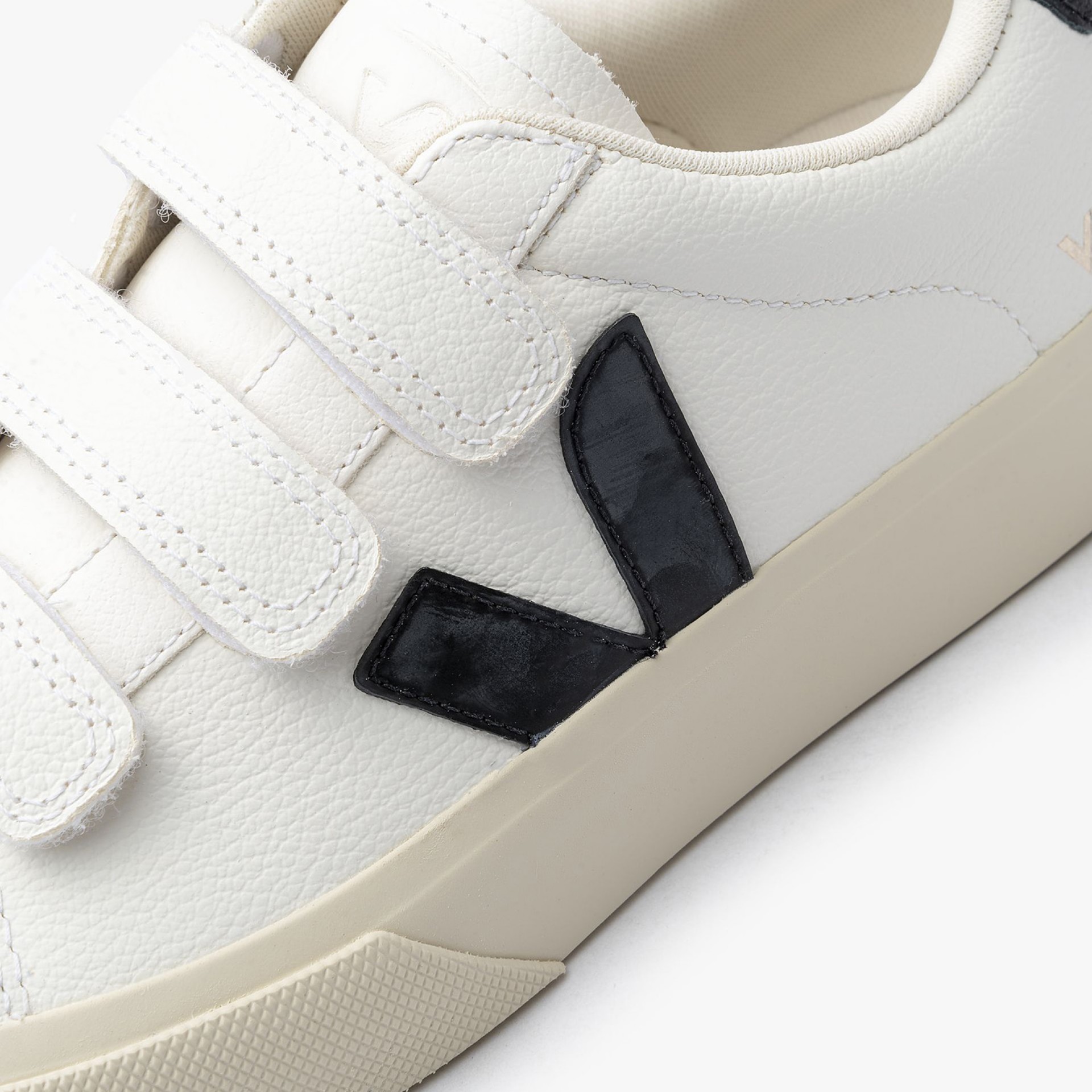 Veja Recife Chromefree Leather