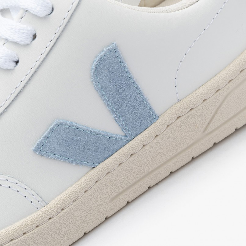 Veja V-12 Leather