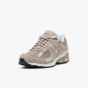 New Balance M2002