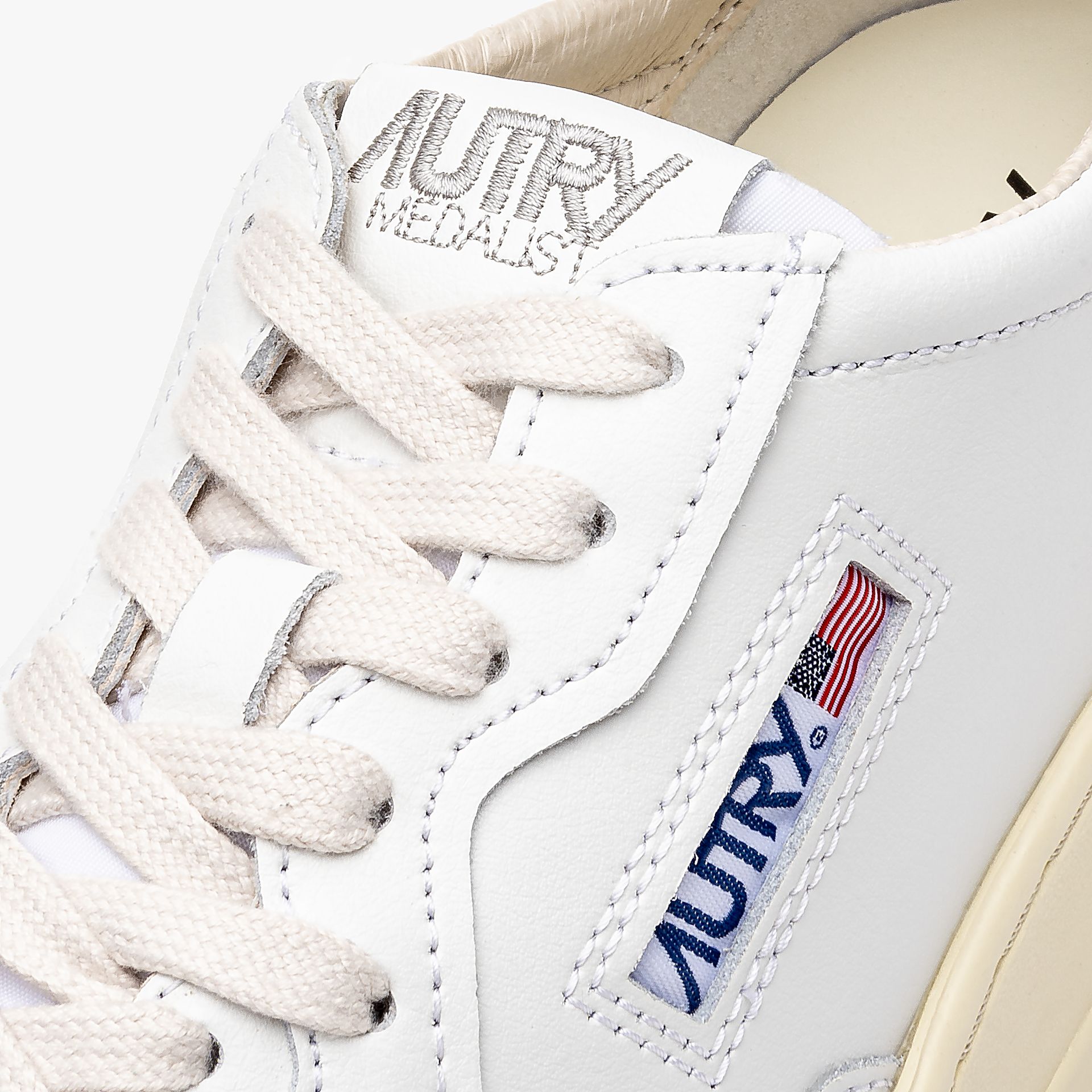 AUTRY Medalist Low Leather