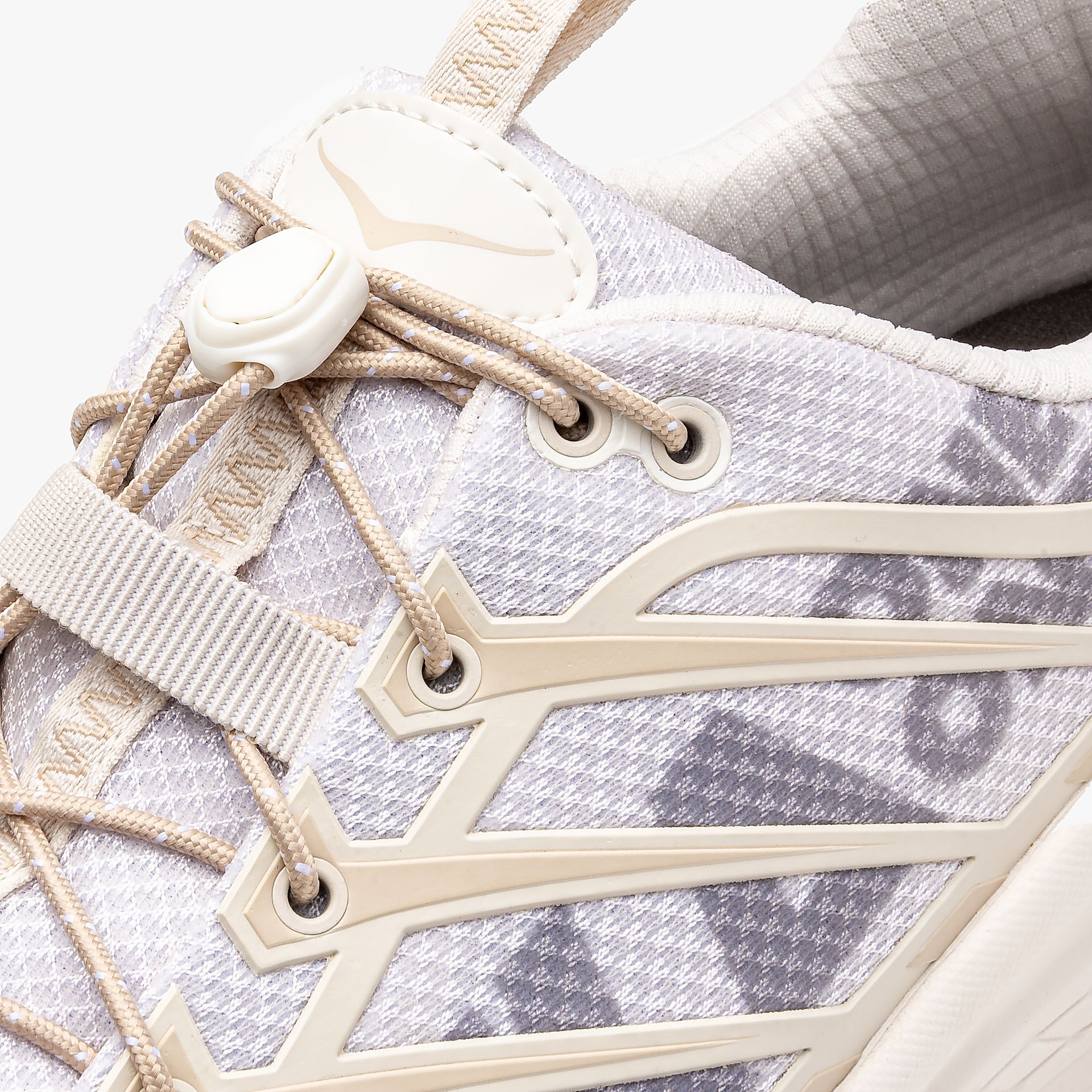 HOKA One One Mafate Three2