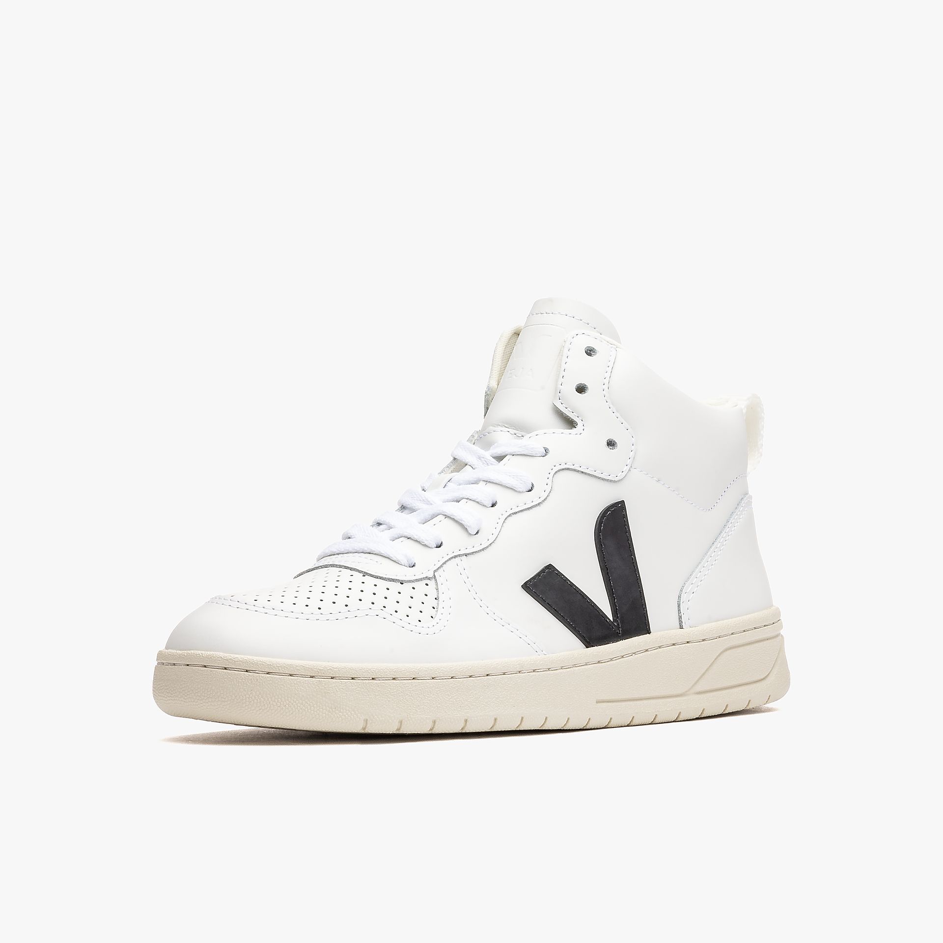 Veja V-15 Leather