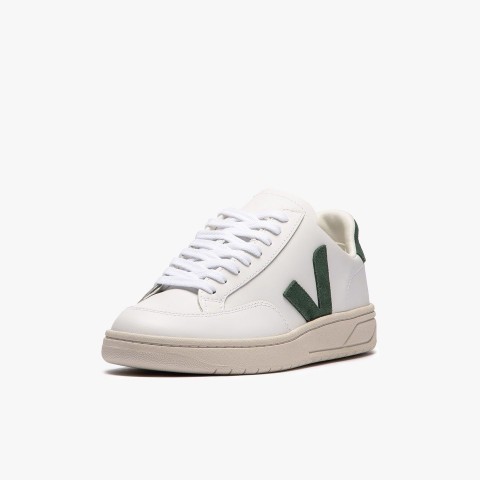 Veja V-12 Leather