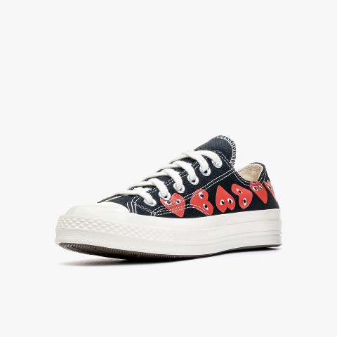 Comme des Garçons PLAY x Converse Low Top Multi Heart Comme des Garçons PLAY x Converse Low Top Multi Heart