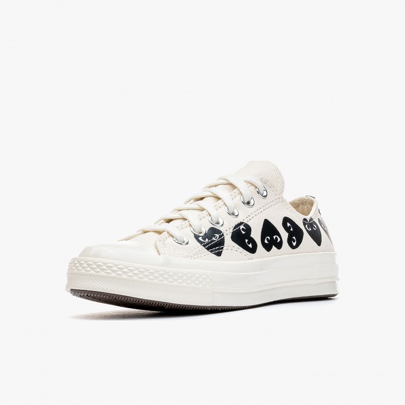 Comme des Garons PLAY x Converse Low Top Multi Heart