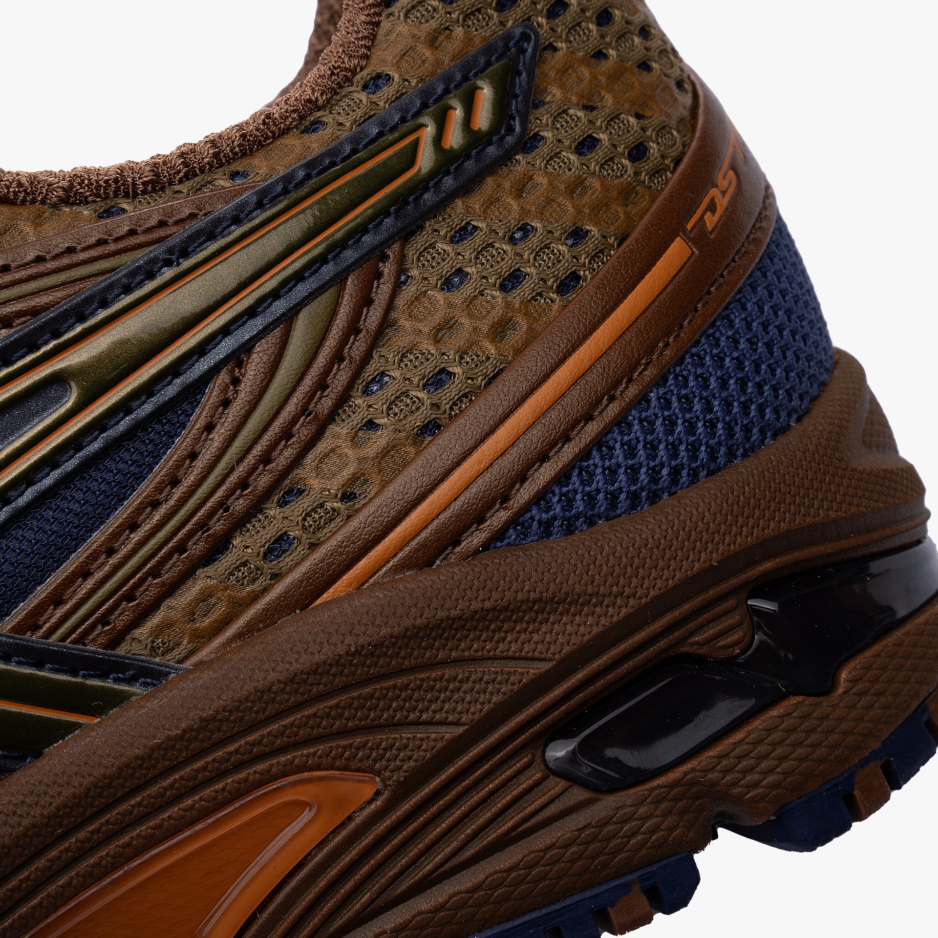 Asics UB9-S Gel-Ds Trainer 14