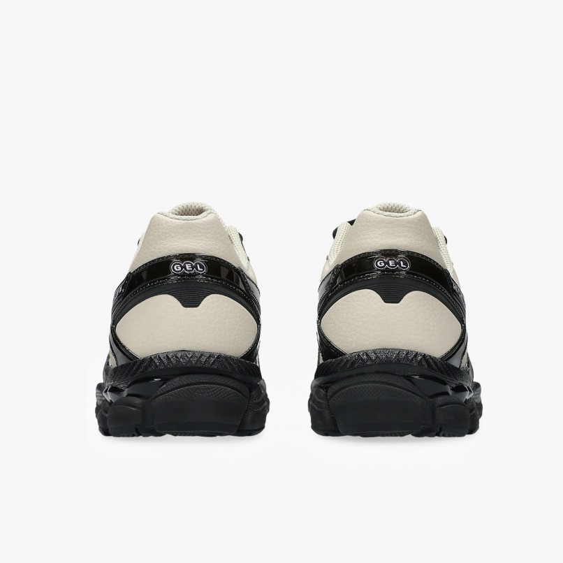 Asics x Finesse Gel-Cumulus 16