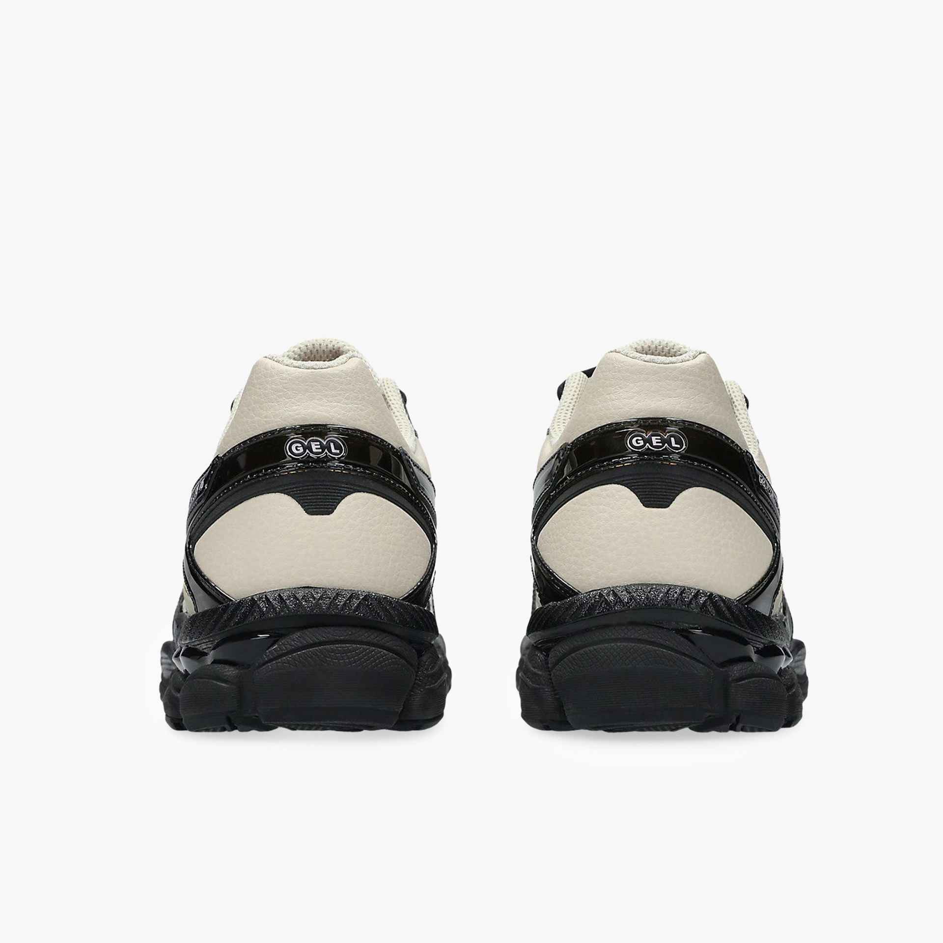 Asics x Finesse Gel-Cumulus 16