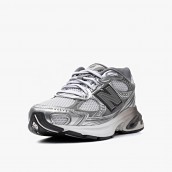 New Balance 210