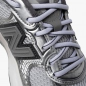 New Balance 210
