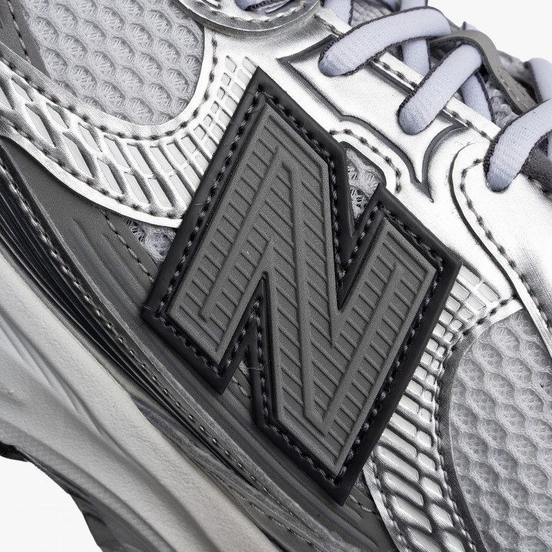 New Balance 210