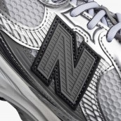 New Balance 210