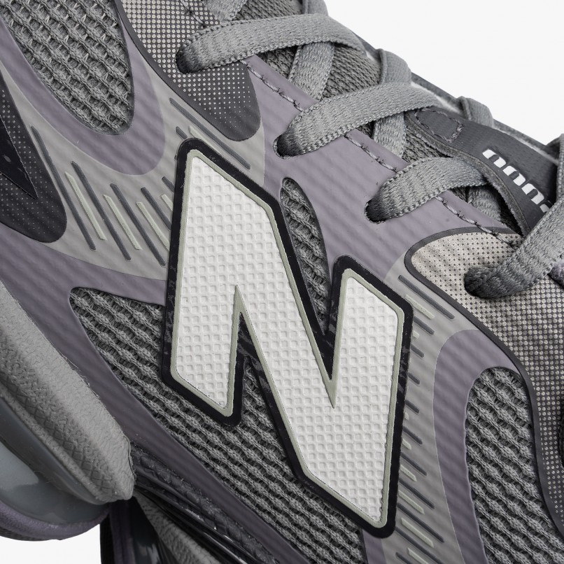 New Balance 2000